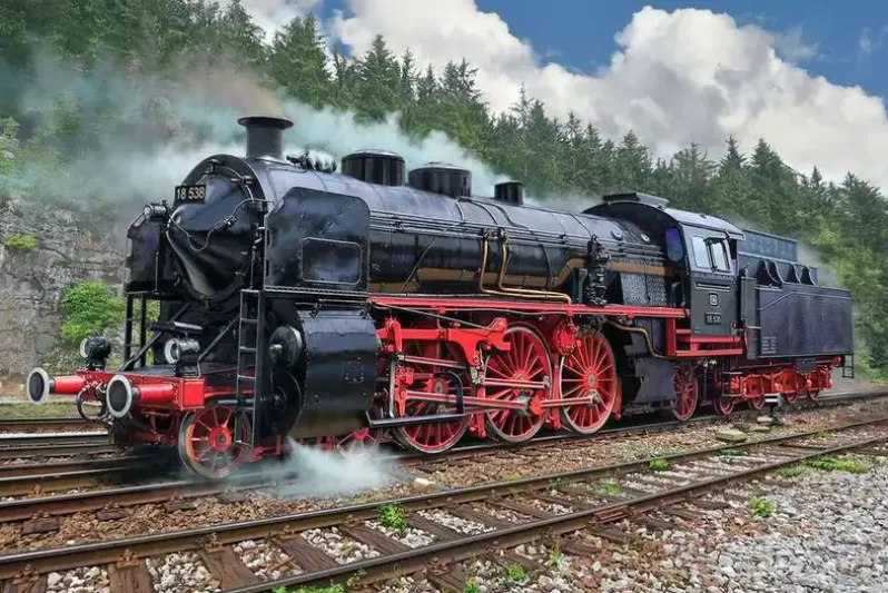 Express locomotive S3/6 BR18(5) with TenderT 1:87