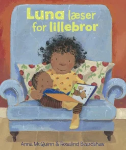 Luna læser for lillebror
