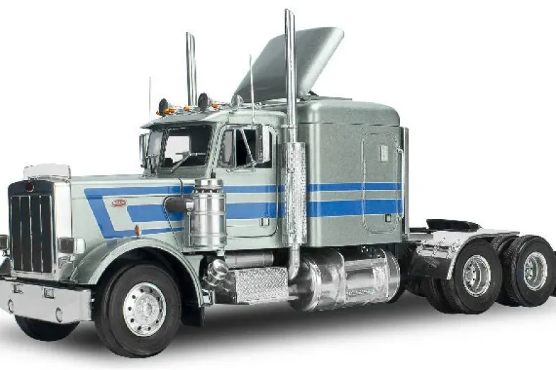 Peterbilt 359 truck