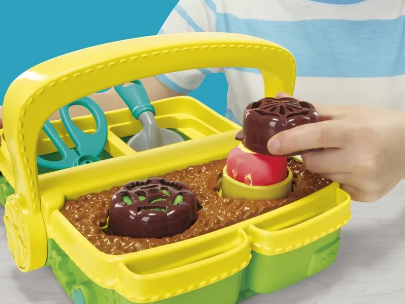 Play-Doh blooming flowers