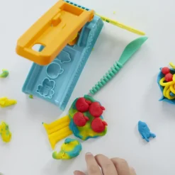Play-Doh Fun Factory Starter Set